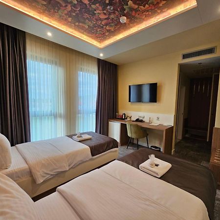 Hotel Etna Gracanica  Luaran gambar