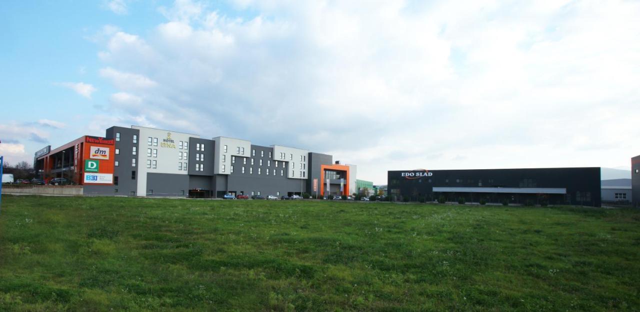 Hotel Etna Gracanica  Luaran gambar