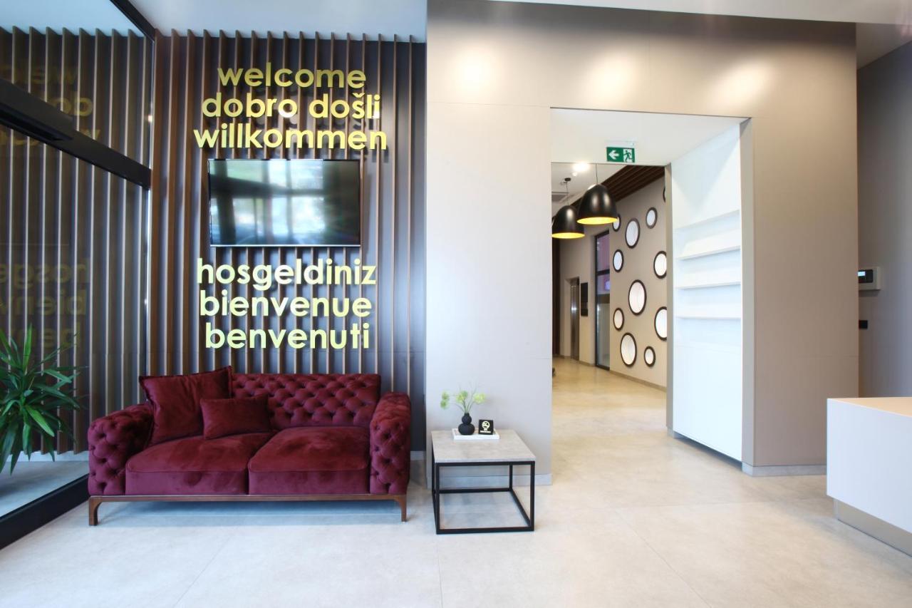 Hotel Etna Gracanica  Luaran gambar