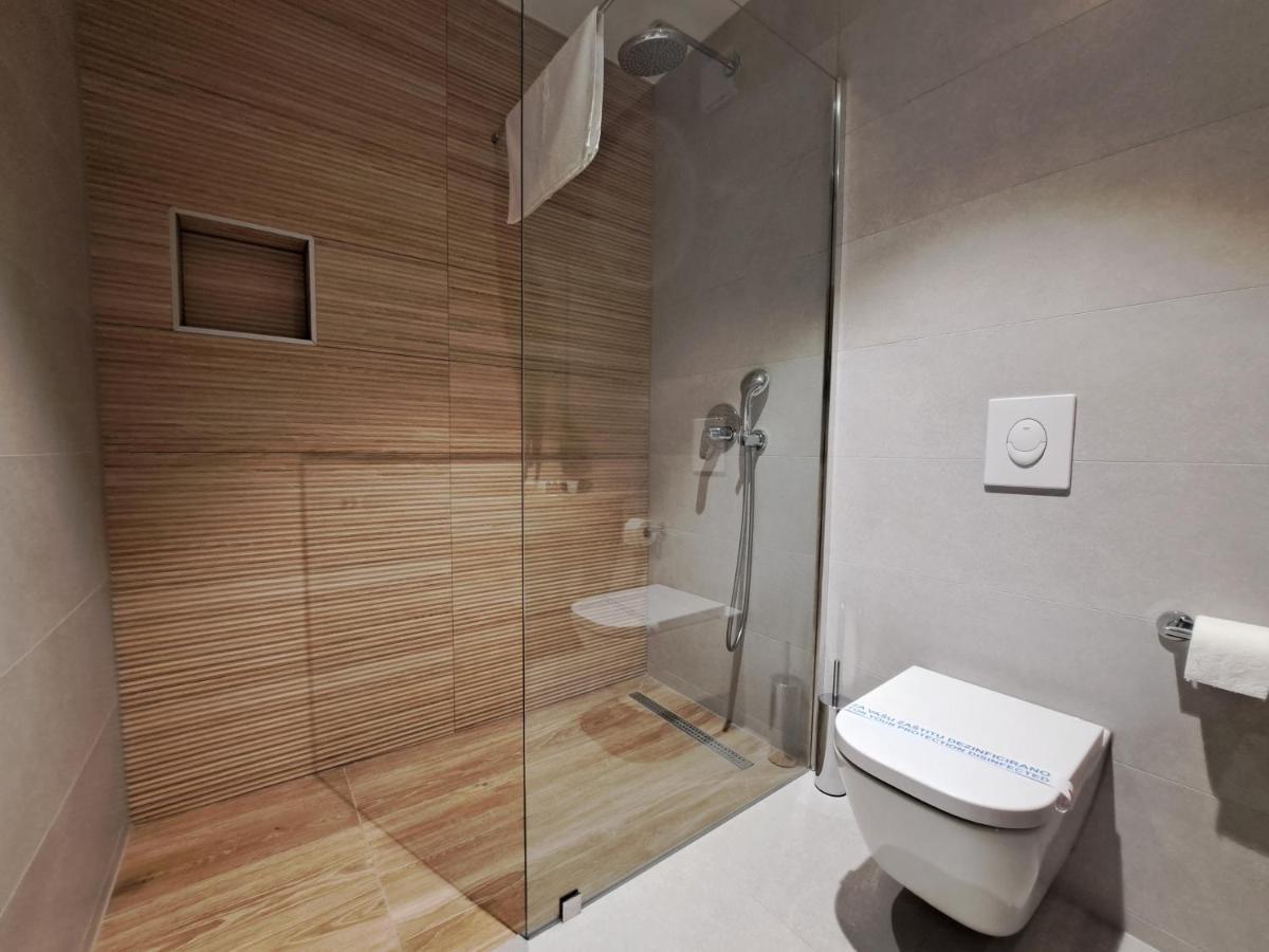 Hotel Etna Gracanica  Luaran gambar