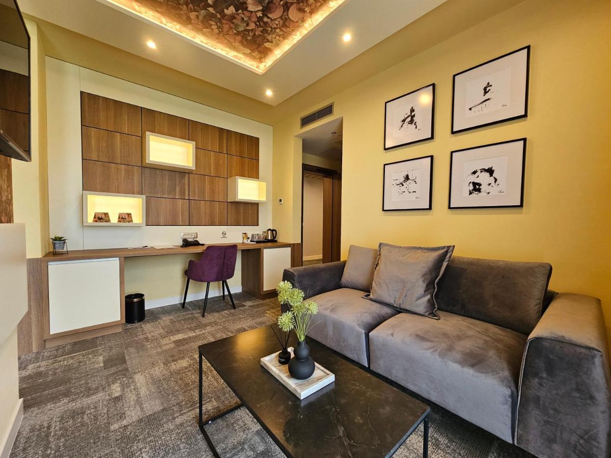 Hotel Etna Gracanica  Luaran gambar