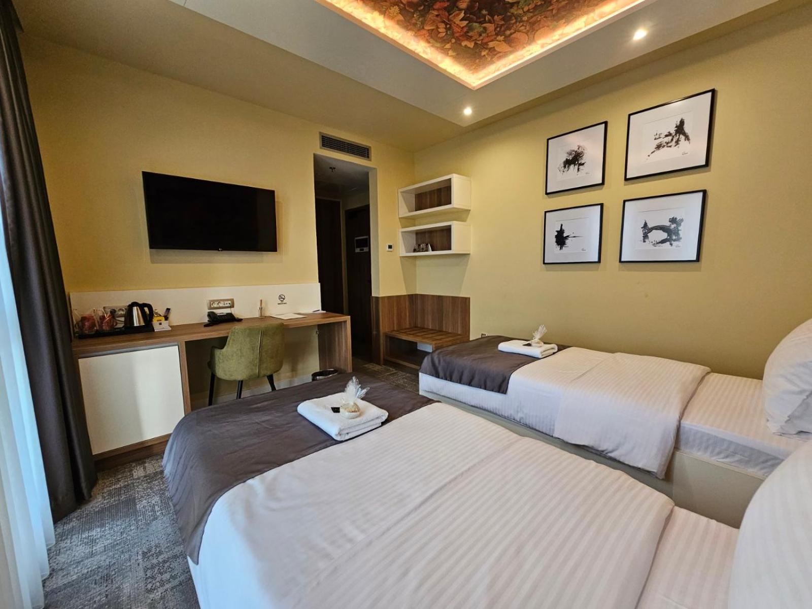 Hotel Etna Gracanica  Luaran gambar