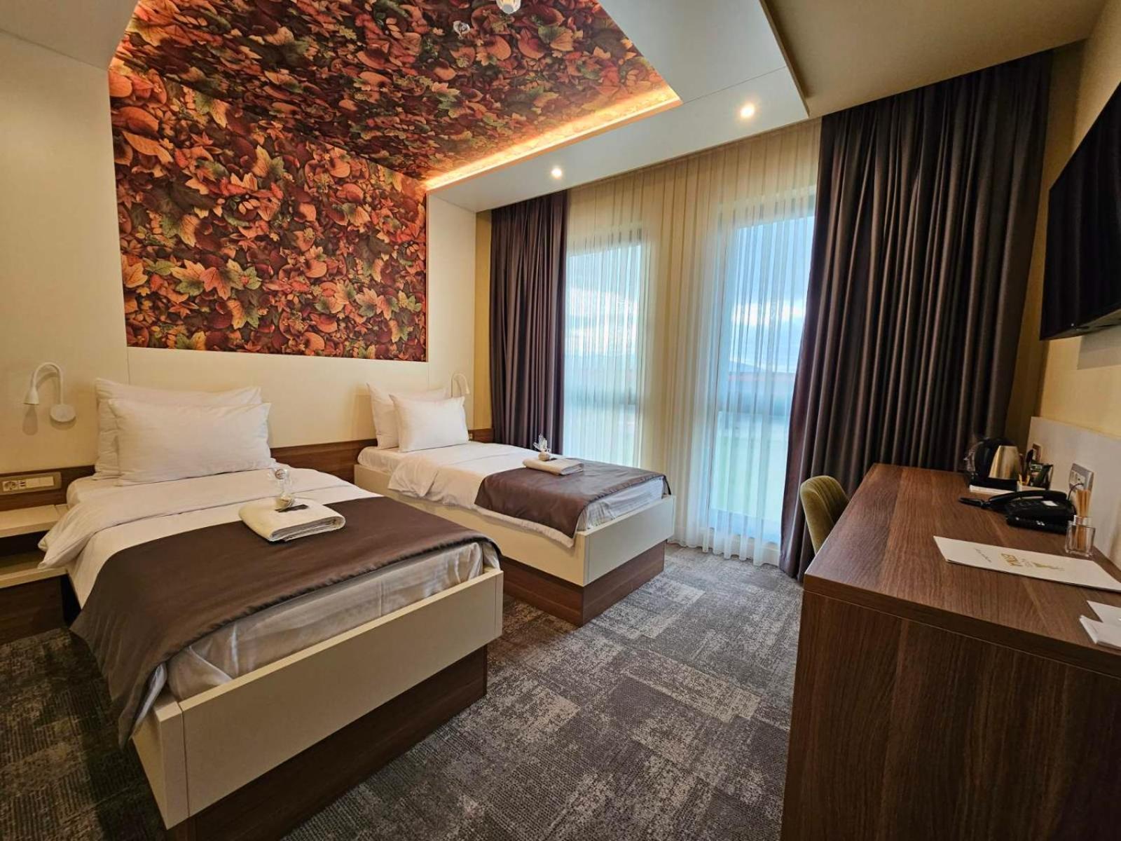 Hotel Etna Gracanica  Luaran gambar